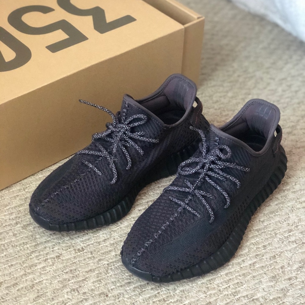 Yeezy Boost 350 V2 Black